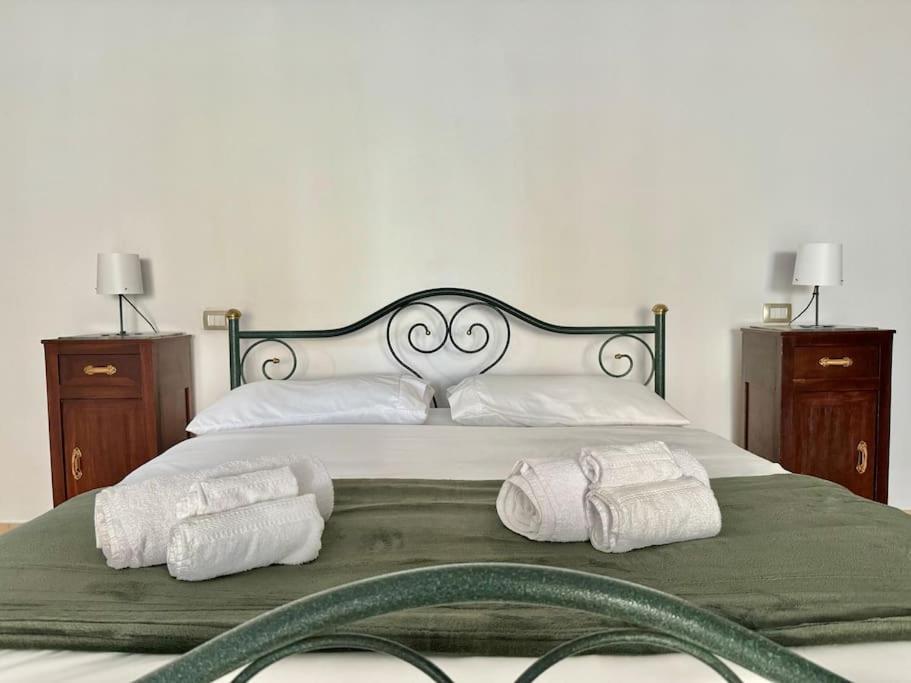 Casa Nel Verde - 4 Posti Letto Apartment Chiaravalle Luaran gambar