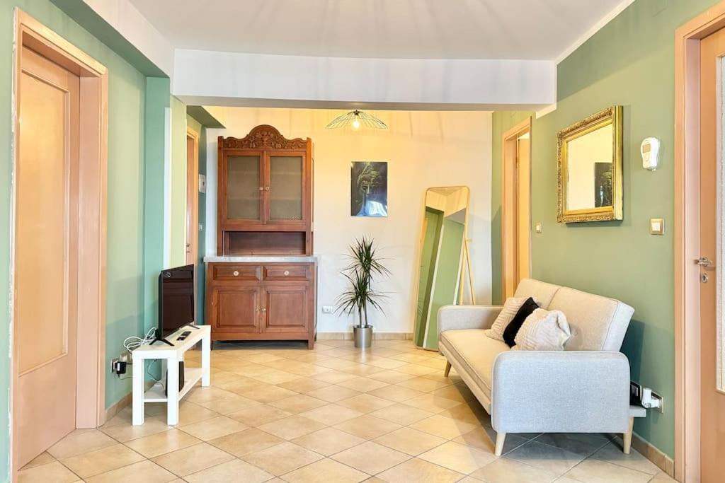 Casa Nel Verde - 4 Posti Letto Apartment Chiaravalle Luaran gambar