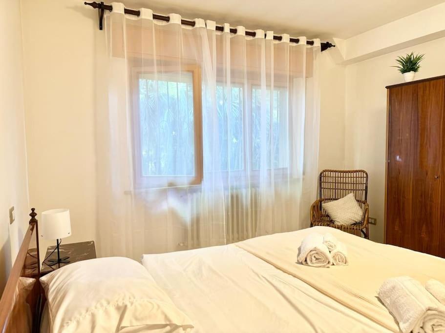 Casa Nel Verde - 4 Posti Letto Apartment Chiaravalle Luaran gambar